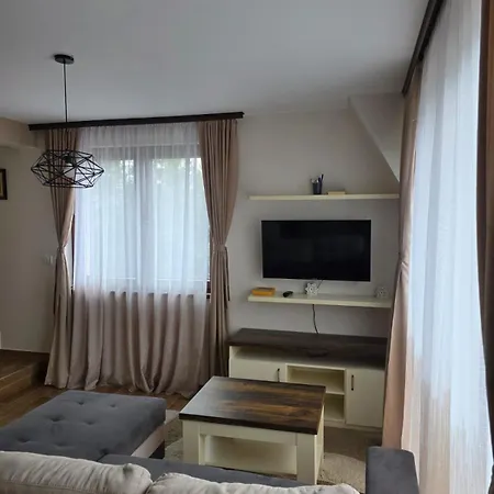 Sanjar Apartment Divcibare